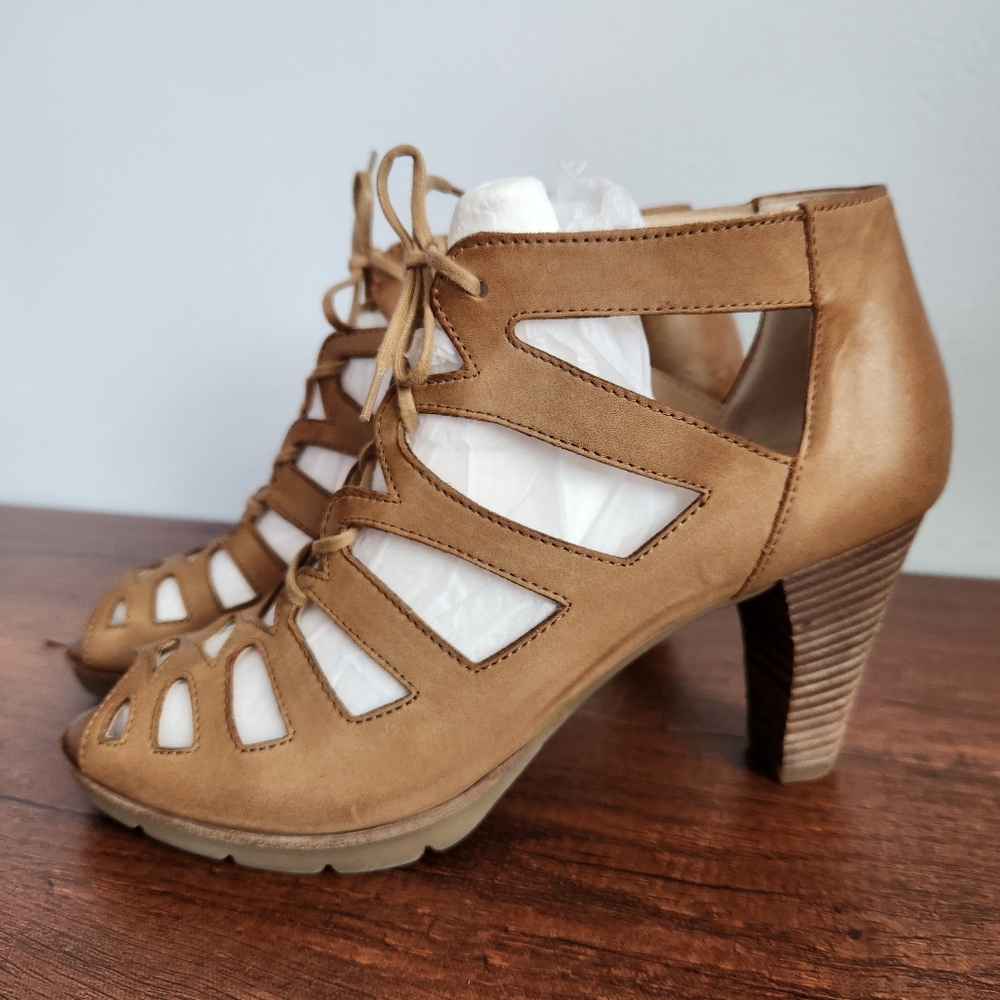 Paul Green Lace Up Neutral Tan Heeled Cut Out Booties Size US 8 Miami Nougat